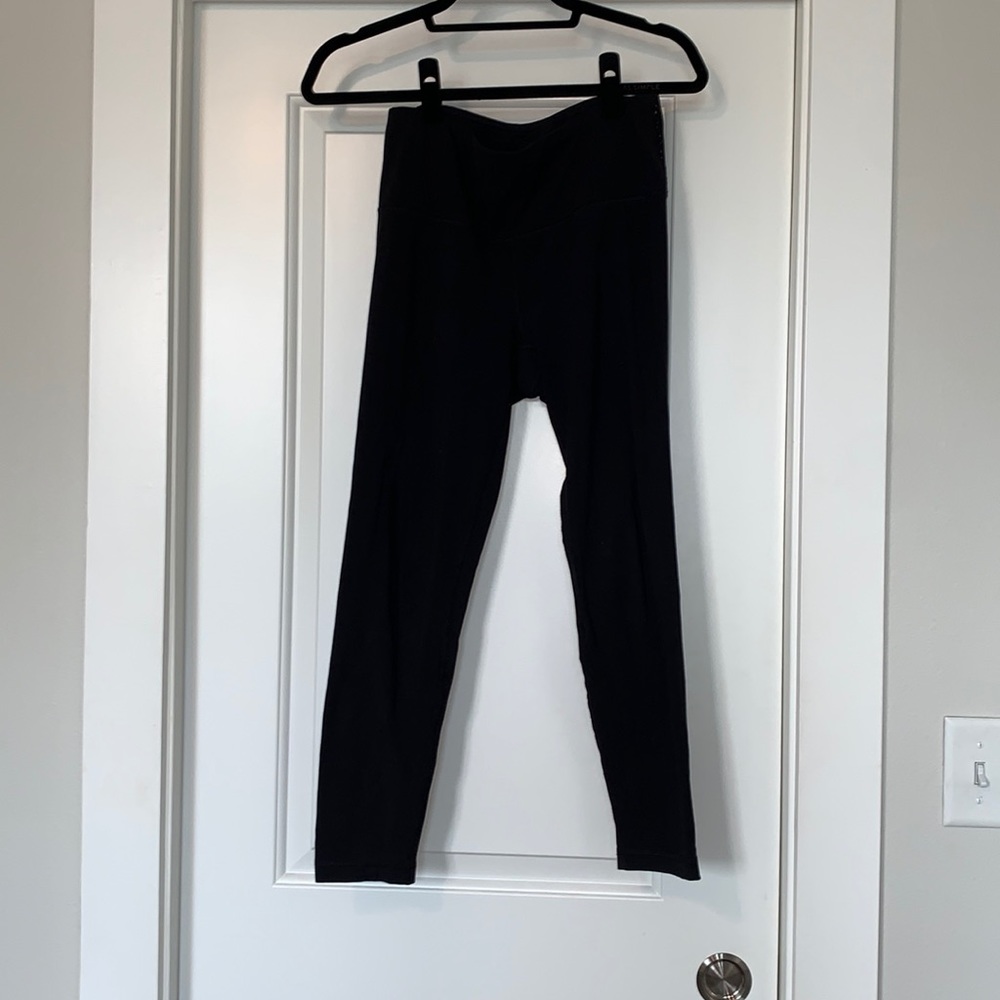 Yogalicious 7/8 Black Leggings